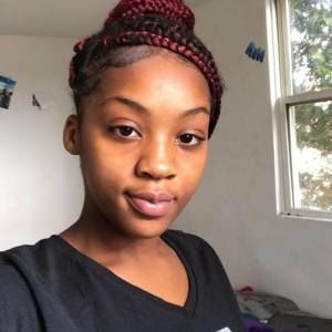 Meet your Posher, Nia